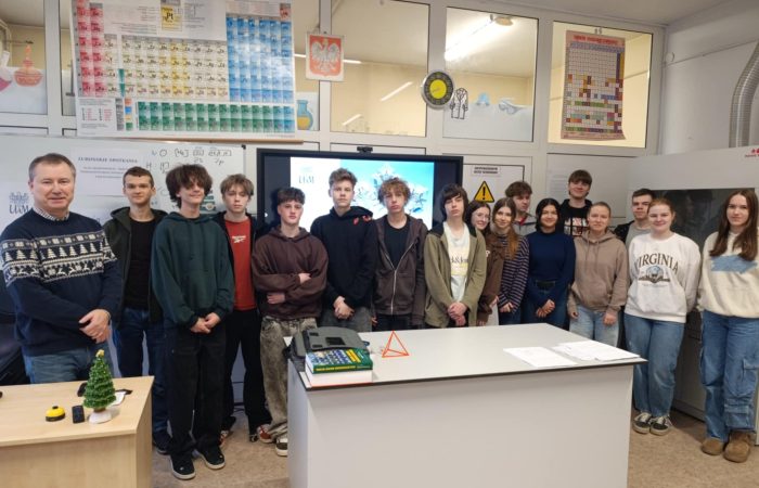 Wykład profesora Waldemara Nowickiego na otwarciu pracowni chemicznej