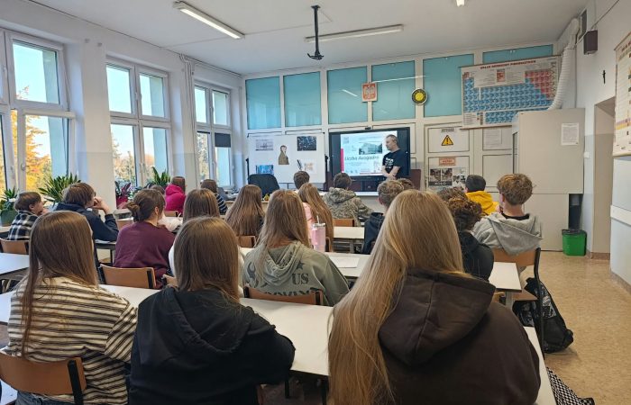 🧪🔬 𝗪𝘆𝗷ą𝘁𝗸𝗼𝘄𝗲 𝘀𝗽𝗼𝘁𝗸𝗮𝗻𝗶𝗲 𝗺ł𝗼𝗱𝘆𝗰𝗵 𝗰𝗵𝗲𝗺𝗶𝗸ó𝘄 𝘇 𝗽𝗿𝘇𝗲𝗱𝘀𝘁𝗮𝘄𝗶𝗰𝗶𝗲𝗹𝗲𝗺 𝗪𝘆𝗱𝘇𝗶𝗮ł𝘂 𝗖𝗵𝗲𝗺𝗶𝗶 𝗨𝗔𝗠 🎓⚗️
